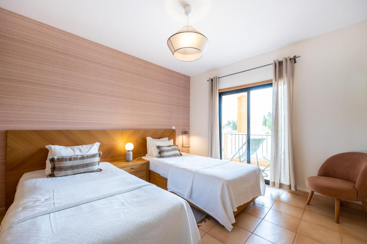 Aum Praia Da Luz Resort Apartment Exterior photo