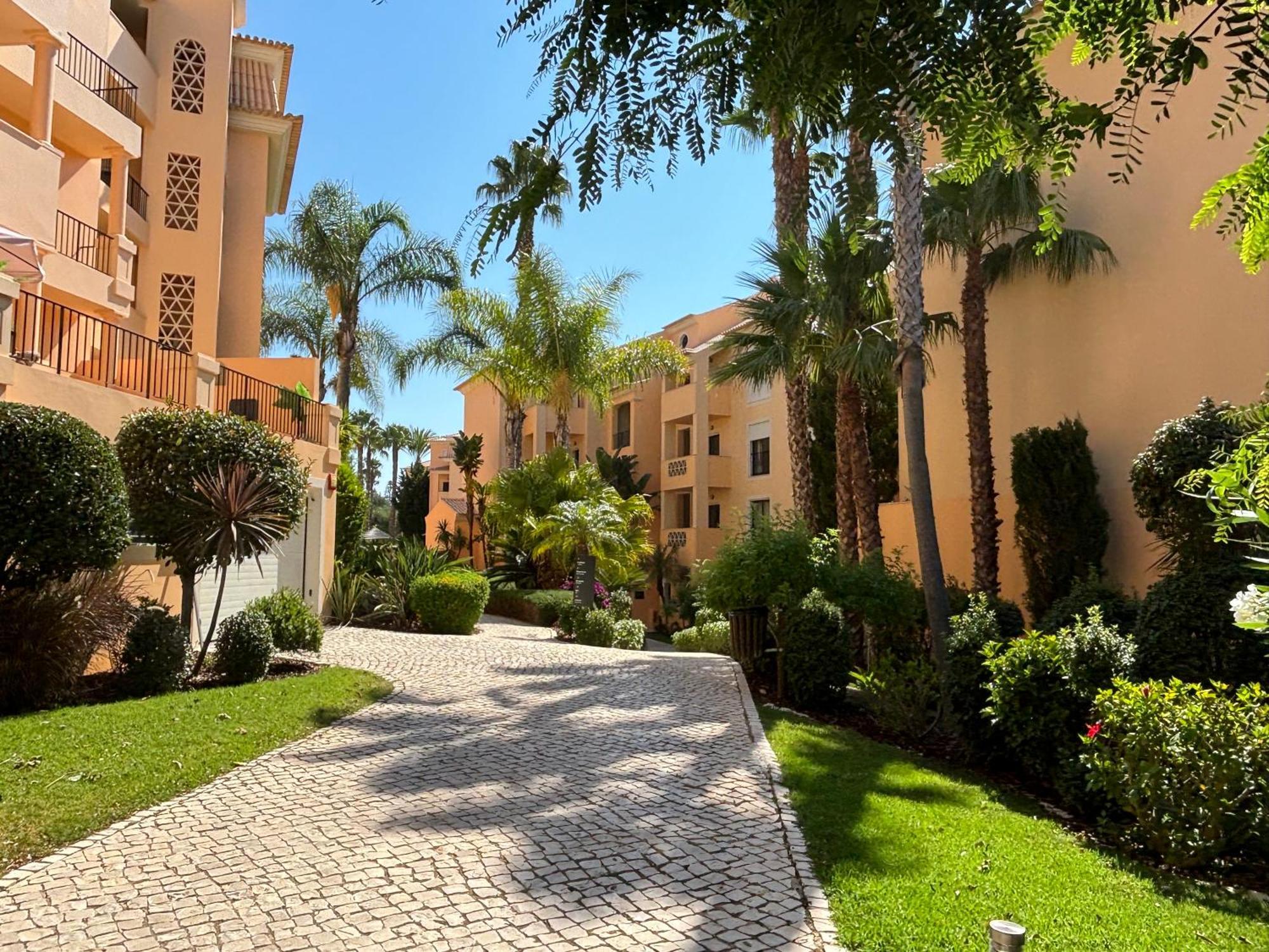 Aum Praia Da Luz Resort Apartment Exterior photo